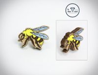 Деревянный значок "Waf-Waf" Пчелка